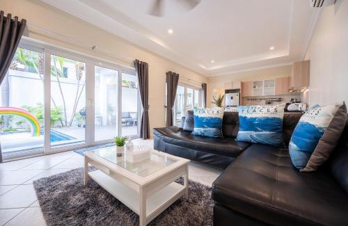 Pratumnak Hill Villa | Majestic Residence Pool Villas 2 Bedrooms Private Beach