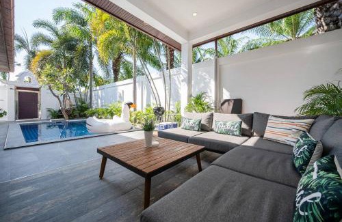 Pratumnak Hill Villa | Majestic Residence Pool Villas 2 Bedrooms Private Beach