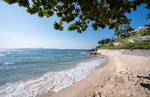 Pratumnak Hill Villa | Majestic Residence Pool Villa 4 Bedrooms Private Beach
