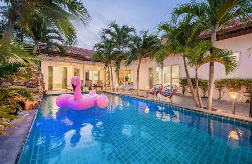 Pratumnak Hill Villa | Majestic Residence Pool Villa 4 Bedrooms Private Beach