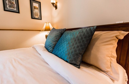 Glacier View Cabin | Majestic Valley Wilderness Lodge