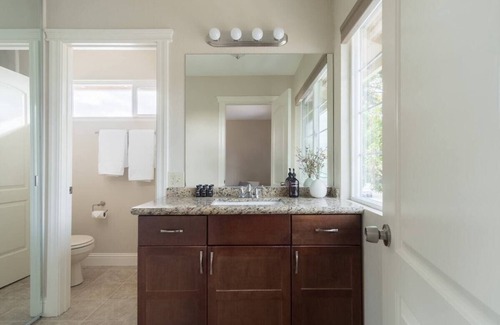 North Junior College Neighborhood Association House | Major Dr. · Stylish-Quiet-Spa&Pool-WiFi-Wine Country Getaway!