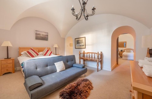 Fort Augustus Apartment | Major's Apartment 3 Bedroom Self Catering Property in historic Abbey