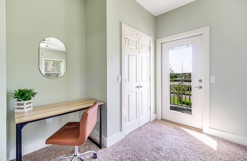 Old East Hill House | Make Holiday Memories, Enjoy the Nightlife & Visit Pensacola Beach