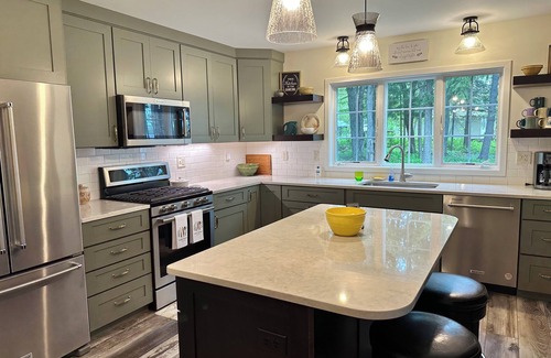 Au Train Cottage | Make Memories at this charming Cottage at AuTrain Lake! Near Pictured Rocks!