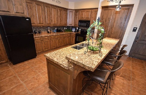 Puerto Penasco Condo | Make SEASIDE Memories-Underground Parking and GIANT VERANDA. Blue Water Views!