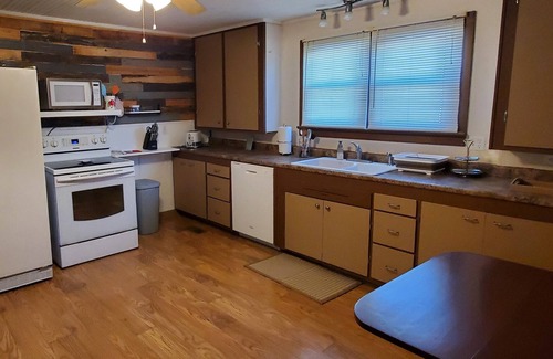 Meade House | Make this house your HOME away from home