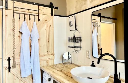 Detmold Apartment | MAKERS and ROOMS APARTMENT 01 Pauline 110qm Parkplatz 1-4 Personen