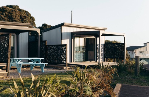 Maketu Cabin | Maketu Beachside Haven Crowsnest Cabin