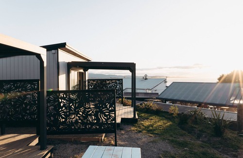 Maketu Cabin | Maketu Beachside Haven Crowsnest Cabin