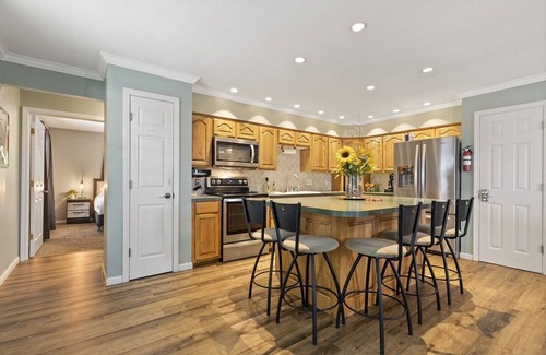 Linn Creek House | Making Lake Memories, Water Toys, Launch area/Dock/Slip, Fire pit, parking for group.