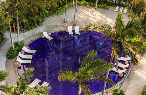 Waikiki Hotel | Making The Best Memories Along The Way! 2 Relaxing Units, Outdoor Swimming Pools