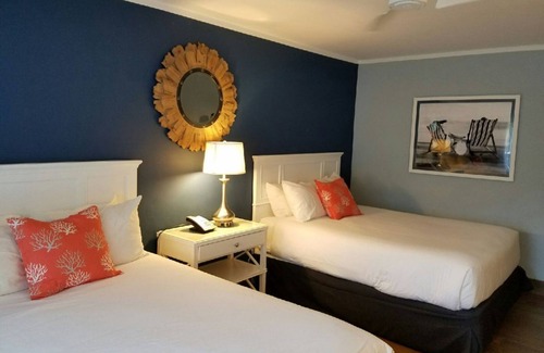 Marathon Resort | Making The Best Memories Along The Way! 3 Comfortable Units, Free Parking, Pool