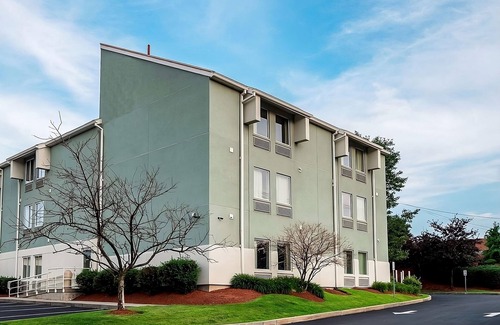 Saugus House | Making The Best Memories Along The Way! 2 Relaxing Units, Pet-friendly
