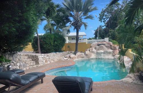 Willemstad Apartment | Mako : Spacious two bedroom apartment that sleeps up to 5 with pool