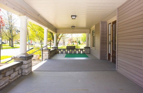 Loudonville House | Malabar Chalet is a beautiful and centrally located home in the heart of Mohican