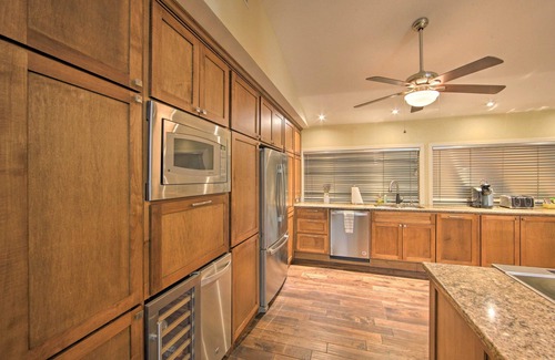 Star Harbor House | Malakoff Lakefront Home: Golf Course On-Site!