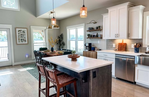 Shelby House | Mallards Nest on Lay Lake: Game Room & Boat Ramp