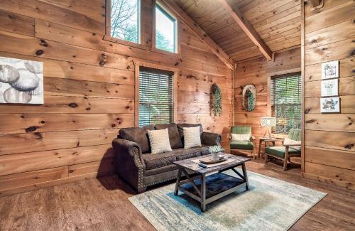 Gatlinburg Ski Chalet | Mama Bear's Moonshine Ridge