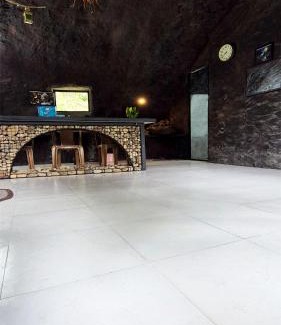 Devikolam Villa | Mamalakandam Rock Cave at Diya Homestay