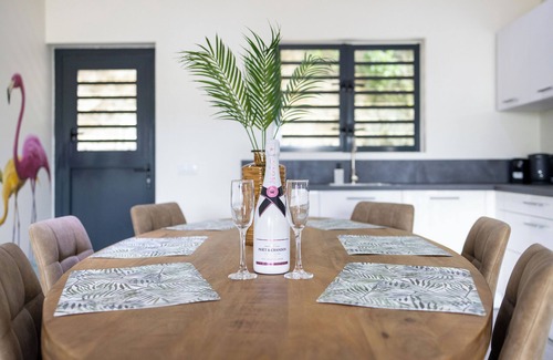 Marie Pampoen Apartment | Mambo One B, Mambo Beach