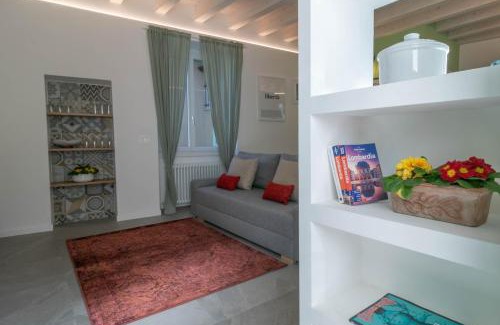 Mandello del Lario Apartment | Mamma Ciccia - modern apt in the historic centre