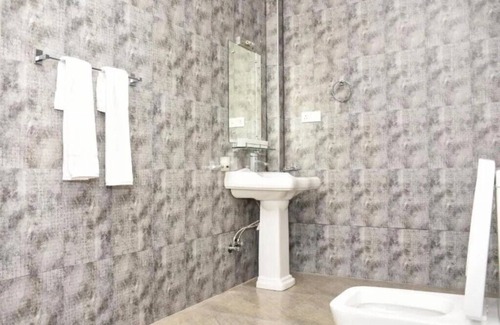 Ettukala Hotel | Mamma Raji Hotel