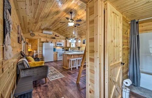 Mammoth Cave Cabin | Mammoth Cave Cabin Rentals 6 - 12.8 miles from Mammoth Cave National Park