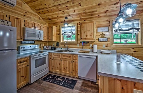 Mammoth Cave Cabin | Mammoth Cave Cabin Rentals 8 - 12.8 miles from Mammoth Cave National Park