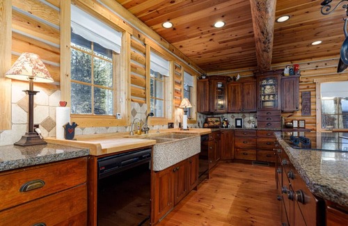 Mammoth Creek Cabin | Mammoth Creek Luxury Retreat near Zion and Bryce C