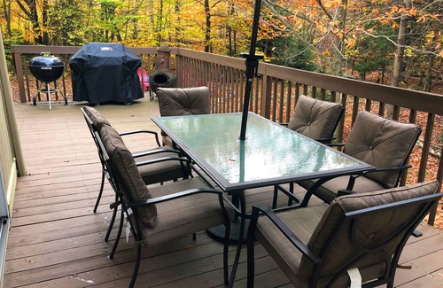 Pocono Pines House | Mammoth Rock Lodge nestled in beautiful Pocono Pines, by Lake Naomi.