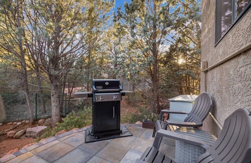 Sedona Villa | Mammoth Rock Oasis Villa-Hot Tub & Free Pets