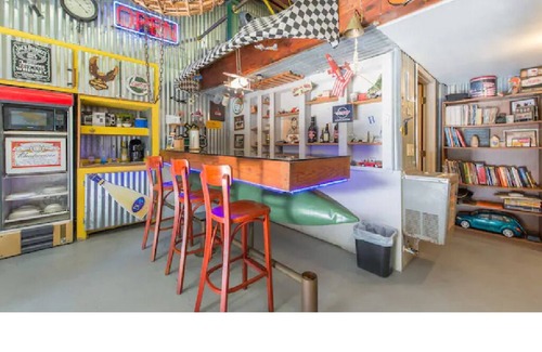 Geneva Apartment | Man Cave at Danville - eclectic apartment in Central Florida