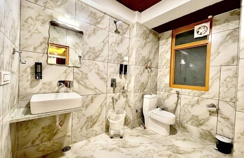 Manali Hotel | Manali Outdoor Retreat by Sheosante