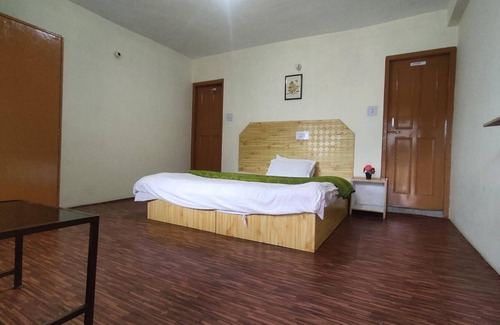 Old Manali Hotel | Manali Top Inn and Cafe