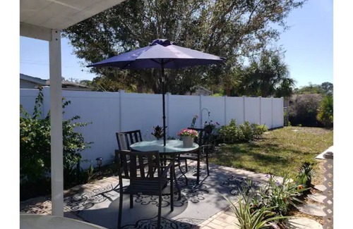 Englewood South Cottage | Manatee Grove 2 bedroom cottage on the water
