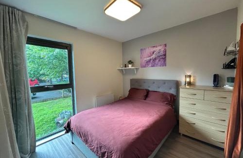 Belle Vue Apartment | Manchester City Flat with Free Secure Parking