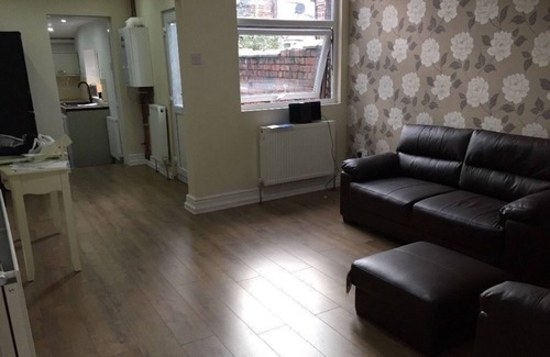 Belle Vue House | manchester gorton Great bus links close to hyde road