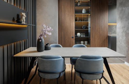 Tractorul Apartment | Mandala Designer Apartments with Free Private Parking, near Mall Coresi