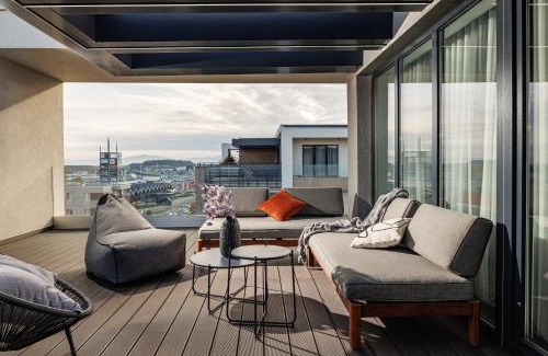 Tractorul Apartment | Mandala Designer Apartments with Free Private Parking, near Mall Coresi