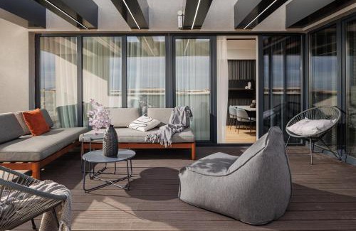 Tractorul Apartment | Mandala Designer Apartments with Free Private Parking, near Mall Coresi