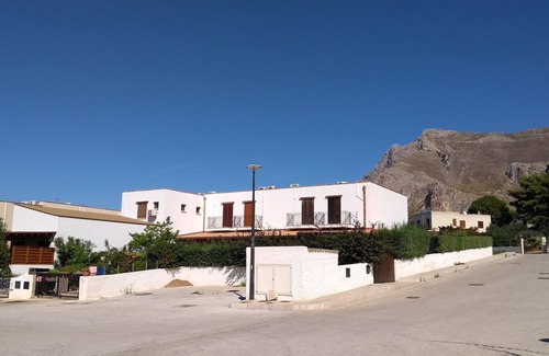 Macari House | Mandarino Makari holiday home 500 mt. of the sea