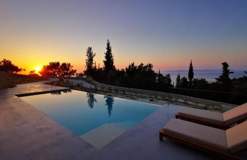 Agios Nikitas Villa | Mandevilla Hillside Luxury 2 Bedroom Villa