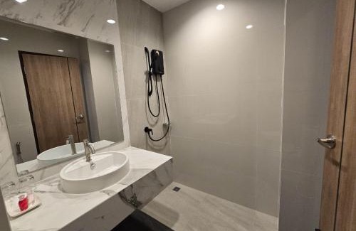 Kanchanaburi Hotel | Manee Mantra Hotel, Kanchanaburi