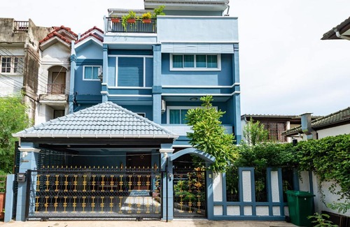 Bang Chak Hotel | Maneeya Park Residence