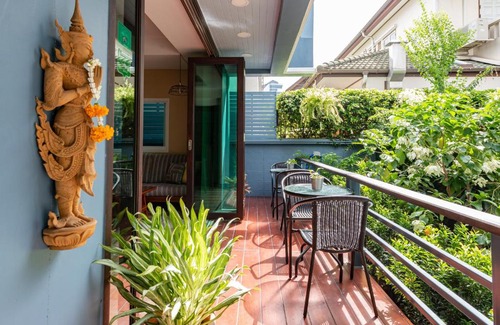 Bang Chak Hotel | Maneeya Park Residence