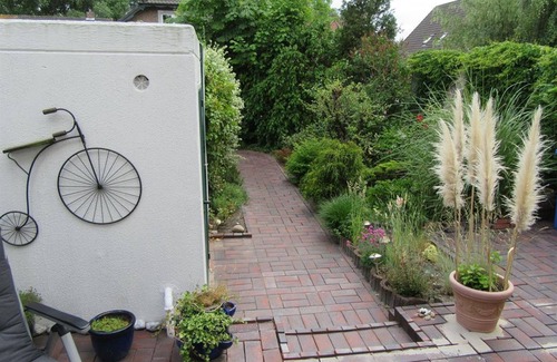 Emden House | Manfred Ulferts Feha Drossel - vacation home, shower, WC, 4 bedrooms