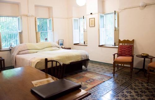 Ellis Bridge House | Mangalbag Gallery and Residency