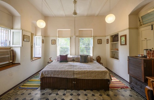 Ellis Bridge House | Mangalbag Gallery and Residency