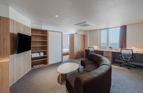 Downtown Hotel | Mangrove Jeju City